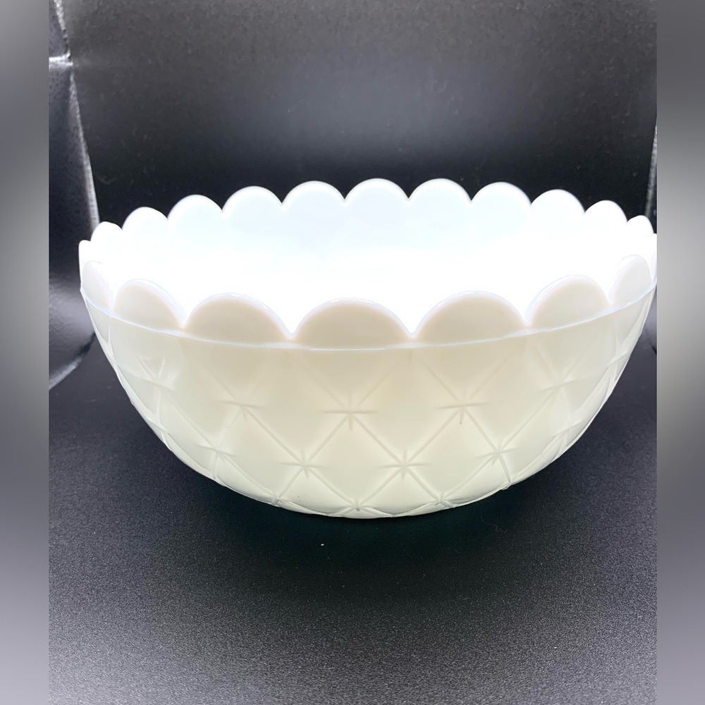 Milk Glass Serving Bowl Vegetable Quilted Star 7.5” Scalloped Edge Pattern VTG
